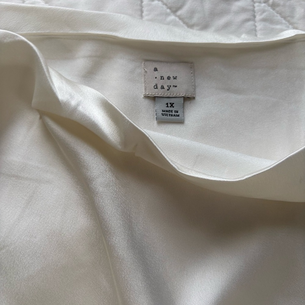 A New Day White Cream Off-The-Shoulder Satin Maxi Dress NWT - 1X - Picture 2 of 9